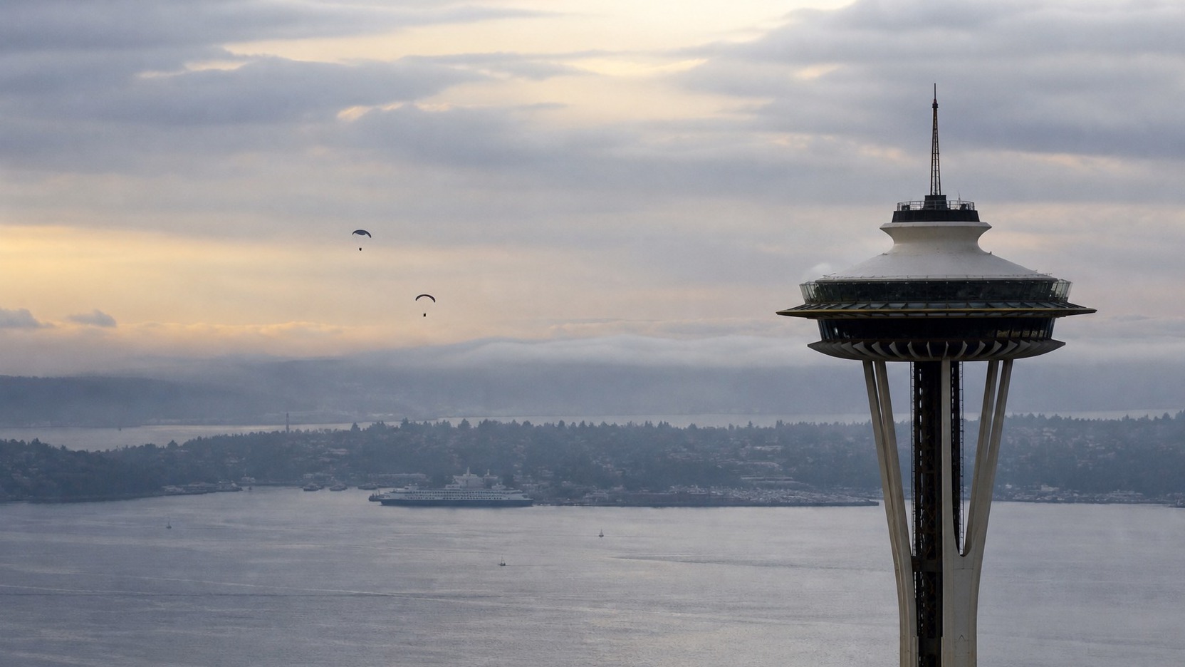 Two Men Parachute Off the Space Needle and Leave Before Police Arrive